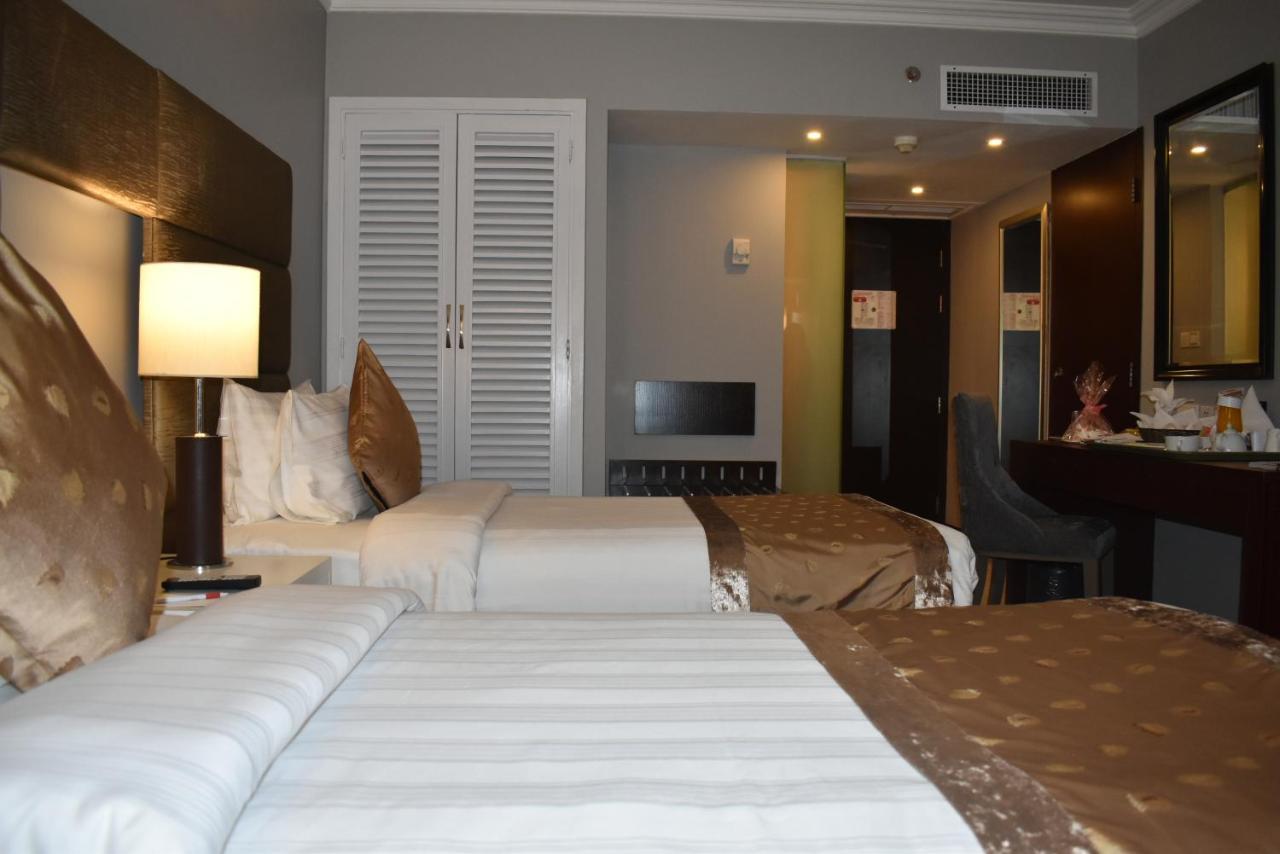 Ramada Plaza By Wyndham Karachi Airport Hotel Екстериор снимка A room at the hotel