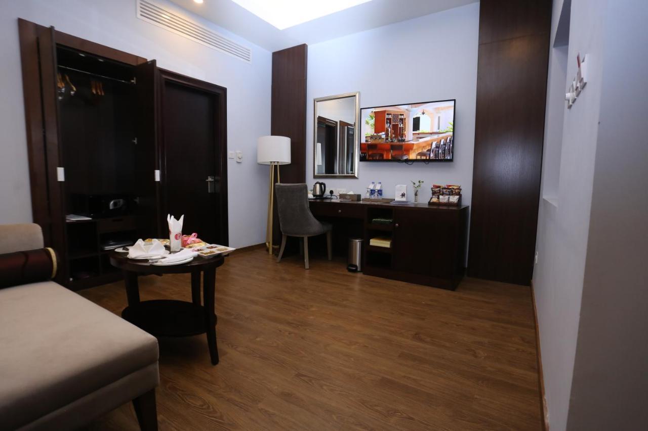 Ramada Plaza By Wyndham Karachi Airport Hotel Екстериор снимка A room at the hotel