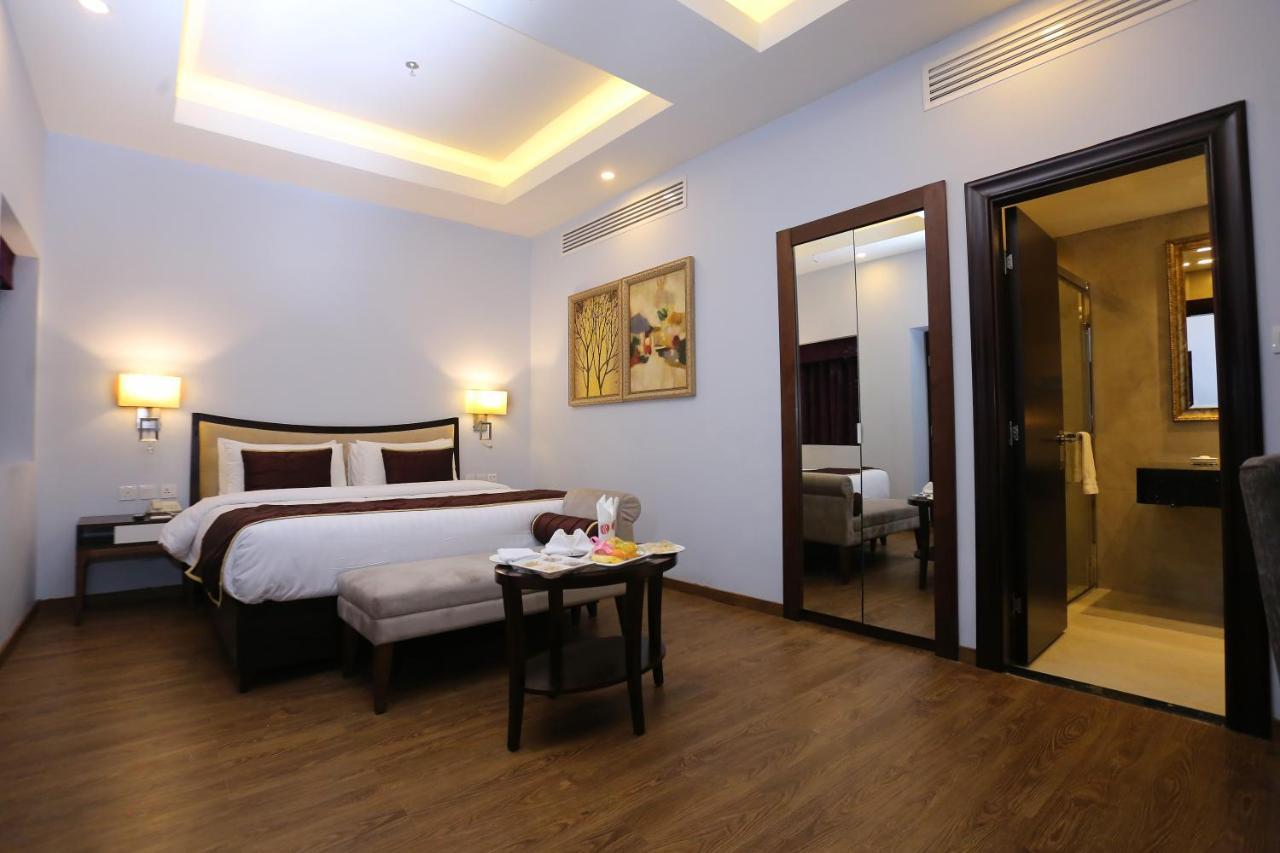 Ramada Plaza By Wyndham Karachi Airport Hotel Екстериор снимка Deluxe Room