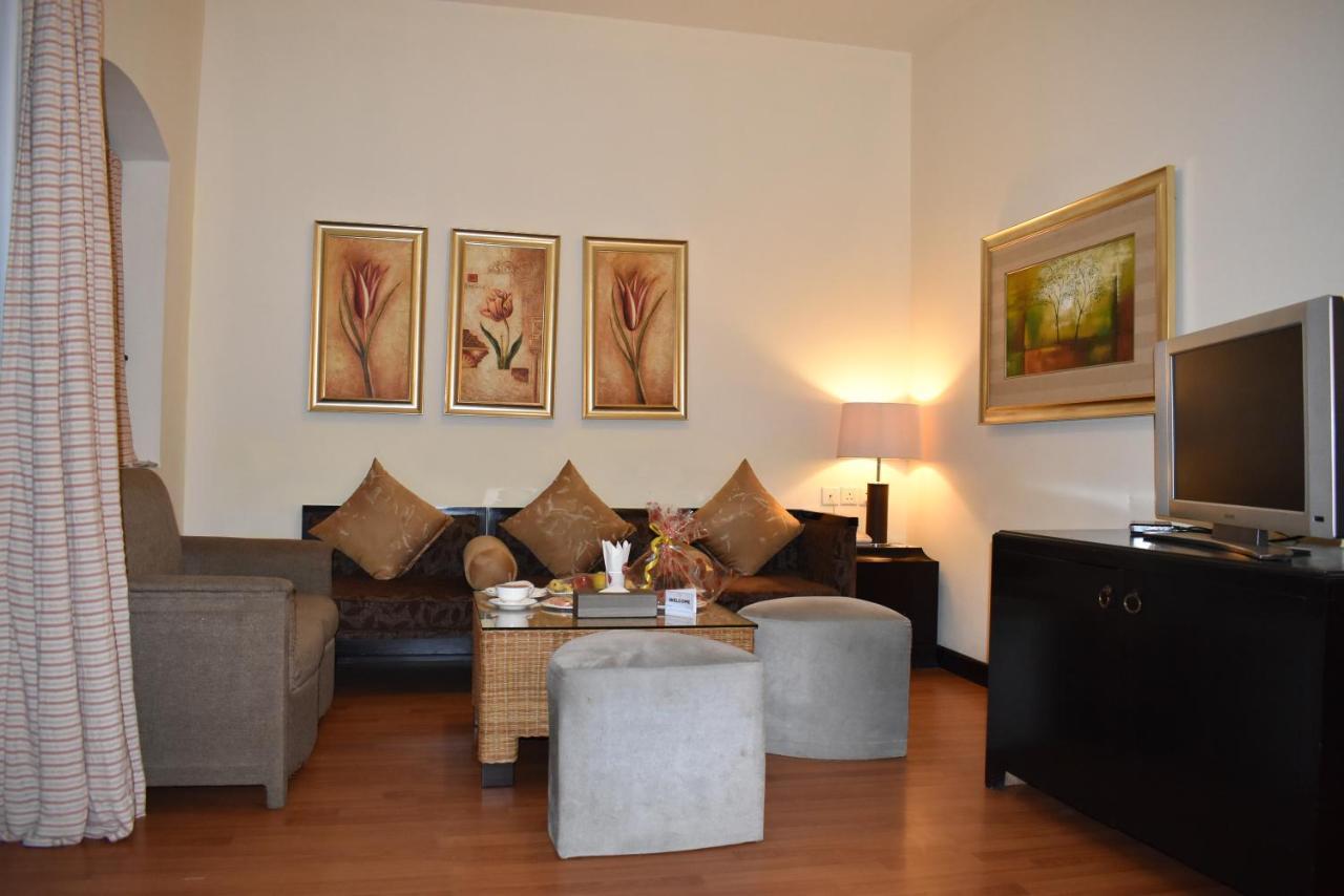 Ramada Plaza By Wyndham Karachi Airport Hotel Екстериор снимка Living room
