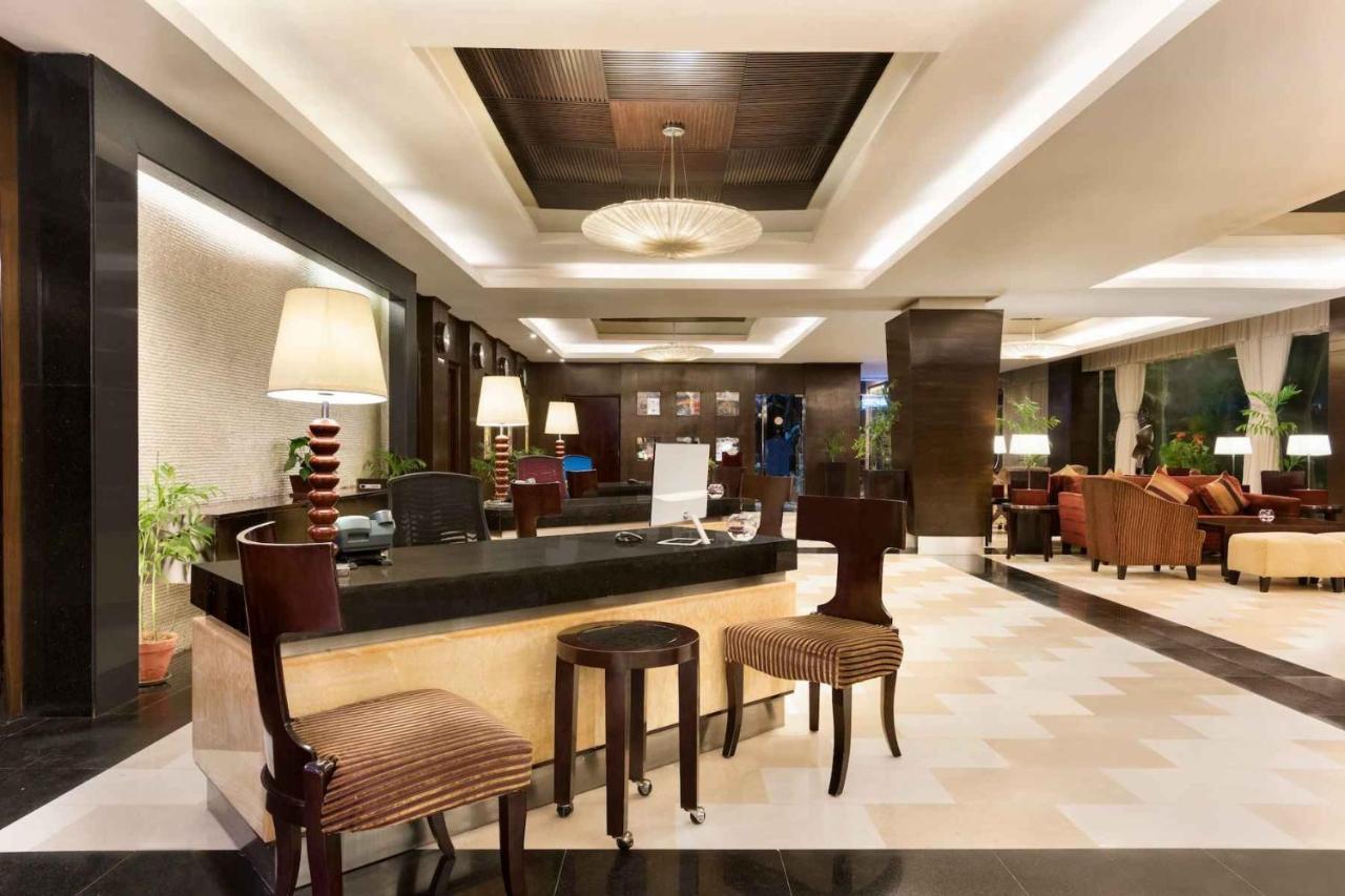Ramada Plaza By Wyndham Karachi Airport Hotel Екстериор снимка Lobby