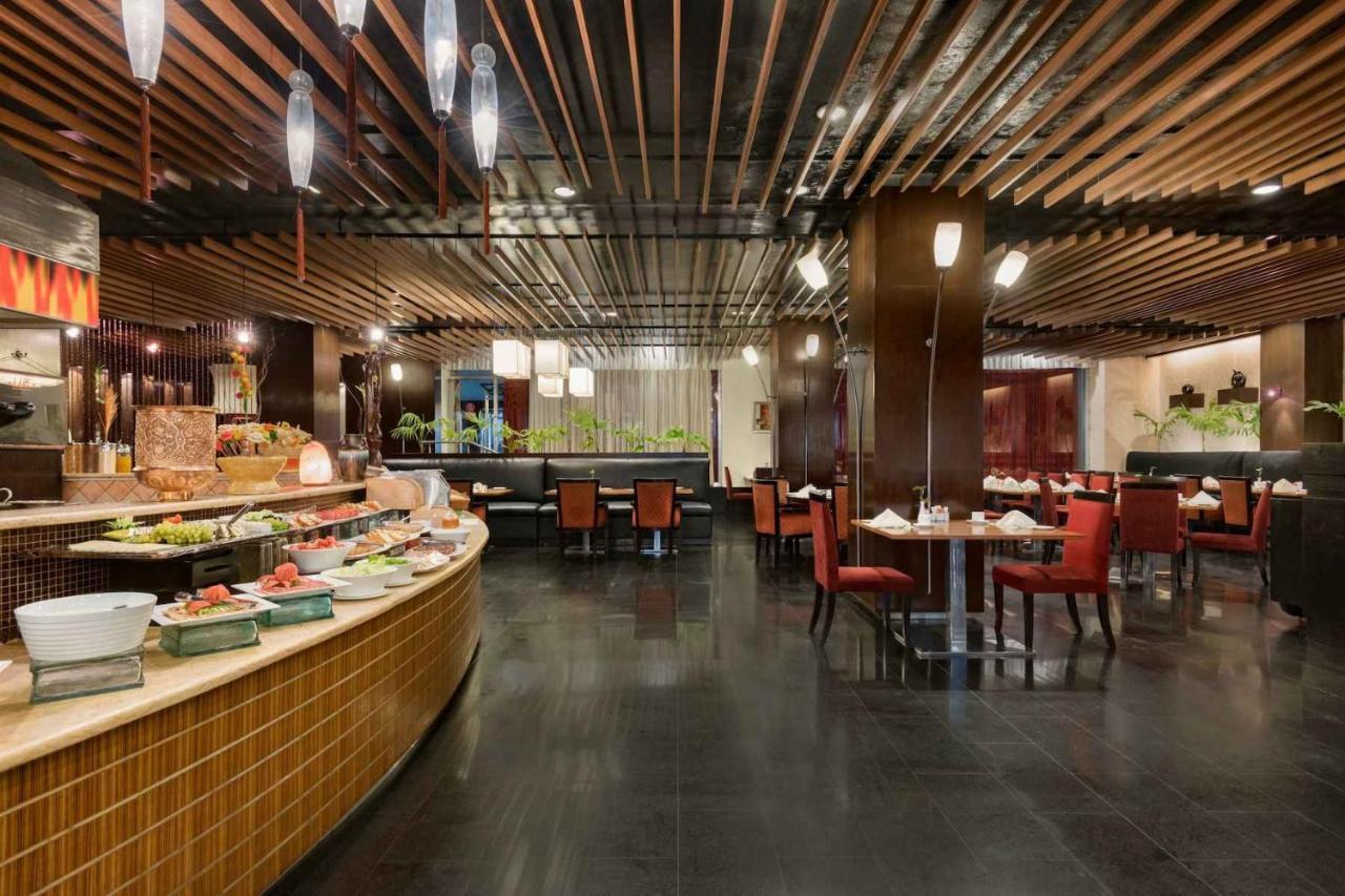 Ramada Plaza By Wyndham Karachi Airport Hotel Екстериор снимка The restaurant